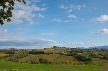 Fototapeta na wymiar Typical umbria landscape near Gualdo Cattaneo during autumnal day of sun