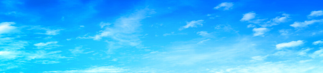 Fototapeta na wymiar blue sky with beautiful natural white clouds 