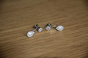 Paire de boucles d'oreilles gouttes zirconium