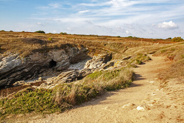 Quiberon. Sentier côtier sur la côte sauvage. Morbihan, Bretagne, France	