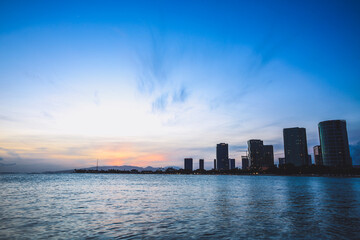 Obraz premium SUNSET at Ala Moana Beach park, Honolulu, Oahu, Hawaii