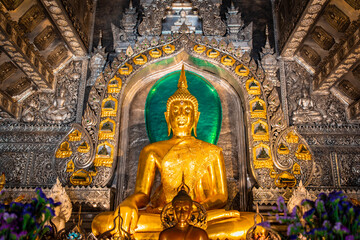 Obraz premium Wat Sri Suphan, Silver monastery in Wat srisuphan, Silver Buddhas in Wat Sri Suphan, the famous Silver Temple in Chiang Mai, Thailand, Silver temple.