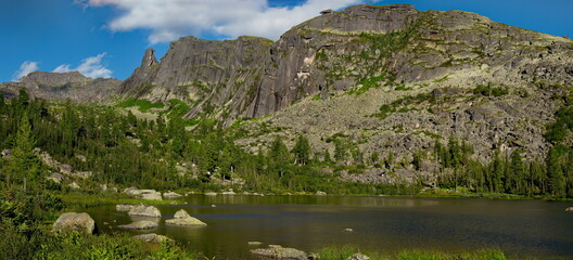 Russia. South of the Krasnoyarsk territory, Eastern Sayans. Rainbow lake in the natural mountain Park Ergaki (from the Turkic "Fingers").
