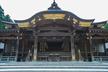 Fototapeta premium 彌彦神社拝殿正面