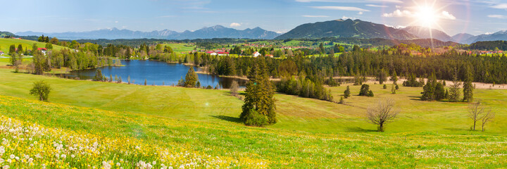 Fototapeta na wymiar Panorama Landschaft im Allgäu bei Füssen