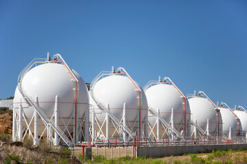 plant for storage of liquefied petroleum gas in ball tanks