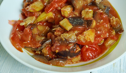 Melanzane con salsa di pomodoro