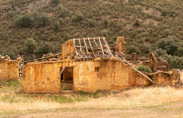 OLD SHEPHERD'S HOUSES ON THE MOUNT IN RUINS
