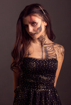 halloween skull make up beauty studio dark background