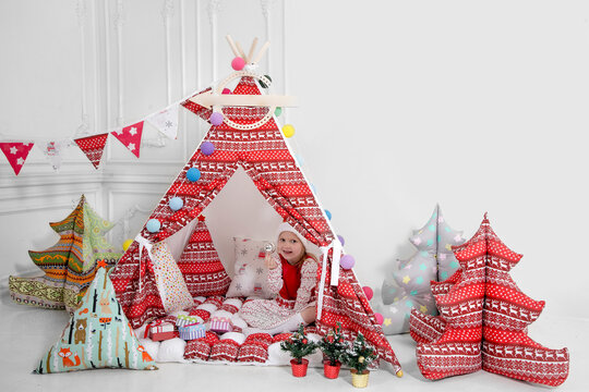 christmas tree with gifts and decorations