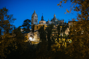 Fototapeta na wymiar Segovia cathedral in night