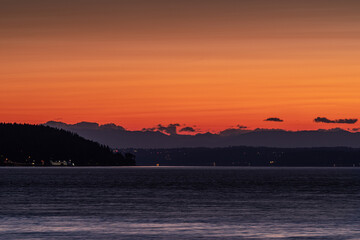 Naklejka premium sunrise over the sea