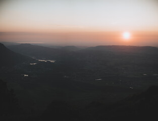 Blick vom Grünten Richtung Bodensee während dem Sonnenuntergang