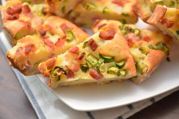 torta salata di patate con zucchini e prosciutto 