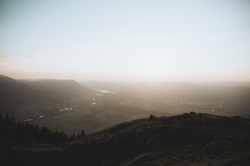 Fototapeta premium Blick vom Grünten Richtung Bodensee während dem Sonnenuntergang