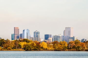 Downtown Denver, Colorado, from Sloan Lake on an Autumn day - obrazy, fototapety, plakaty