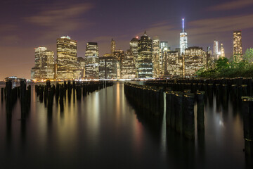 Fototapeta premium Manhattan city skyline at night