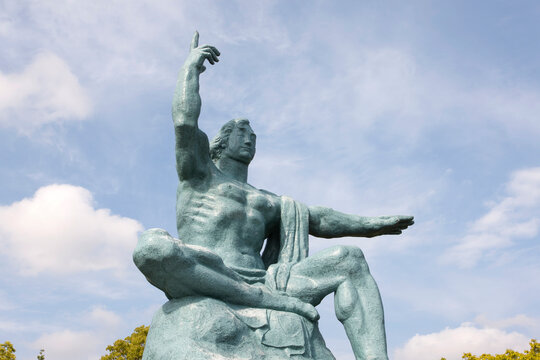 「爆心地」の画像 1,112 件の Stock 写真、ベクターおよびビデオ Adobe Stock