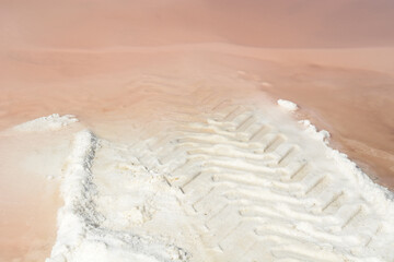 salt and wheel marks