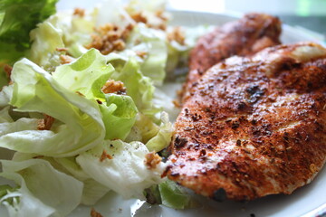 Hähnchenbrust Salat