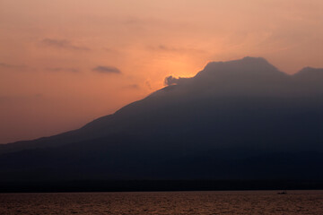 天保山からの桜島の朝