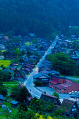 白川郷本通りの夕暮れ