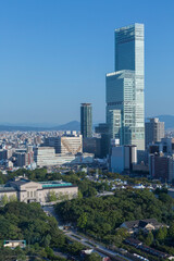 Naklejka premium 天王寺公園とあべのハルカス