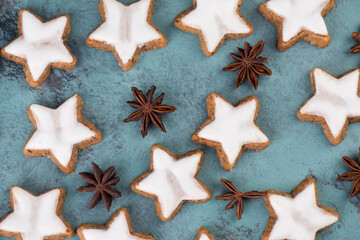 Cinnamon stars, traditional german christmas cookies, gingerbread, empty copy space
