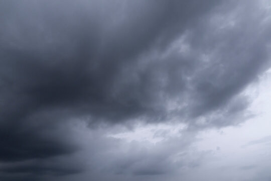 gray sky with threatening stomy clouds
