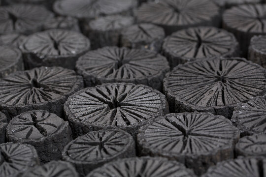 〈海〉　【愛媛県産】  菊炭特選  約6kg +切れ端５.５㎏　くぬぎ黒炭 黒炭（KUROSUMI）6kg | 黒炭良品店