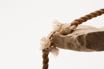 切れそうなロープ
