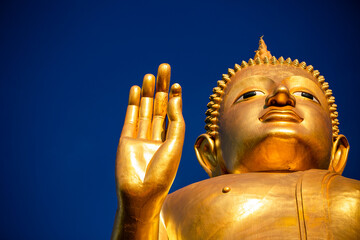 golden buddha statue