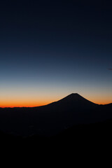櫛形山からの夜明けの富士山