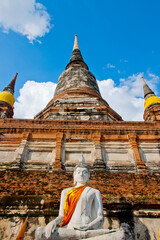 ワット・ヤイ・チャイ・モンコンの仏座像
