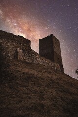 Fototapeta premium Burg mit Milchstraße 