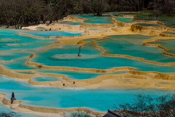 Fototapeta premium Huanglong Sichuan China Kalksinterbecken Kalksinterterrassen 