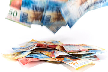 Geld fliegt zu! Schweizer Franken