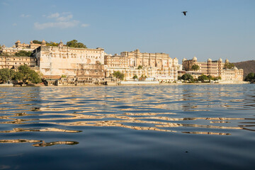 Fototapeta premium City palace, Udaipur, on a sunny day