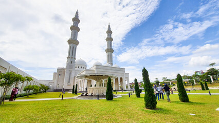 This picture was taken at the sri sendayan's mosque