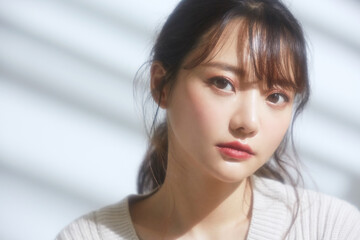 Fototapeta premium 若い女性のソフトフォーカスのビューティーポートレート