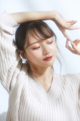 Fototapeta premium 若い女性のソフトフォーカスのビューティーポートレート