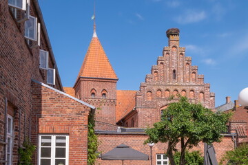 Obraz premium Houses in medieval Ribe town by day, Denmark