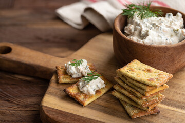 Creamy Jalapeno Dip With Crackers