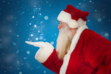 Weihnachtsmann mit Zauber
