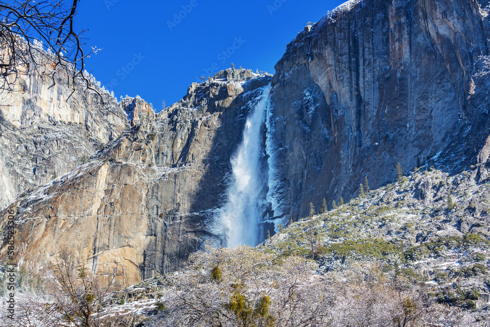 Poster winter in yosemite