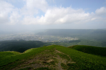 Fototapeta premium 阿蘇山カルデラ