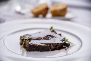 Beefsteak specialty prepared in olive oil with mashed potatoes