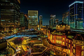 Fototapeta na wymiar ライトアップされた東京駅の夜景