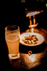 まどろむ夜のバーラウンジ