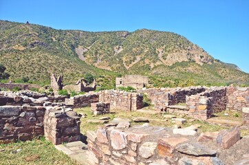 Fototapeta na wymiar spooky ruins of Bhangarh Fort ,Alwar , Rajasthan ,most Haunted Place in India